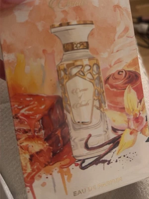 Parfym Creme of clouds - Helt oöppnad, säljer då jag fick denna i present men jag hade redan denna sen innan.  100ml