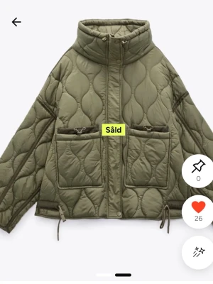 Olivgrön pufferjacka med stora fickor - Snygg Zara jacka inför våren ! 