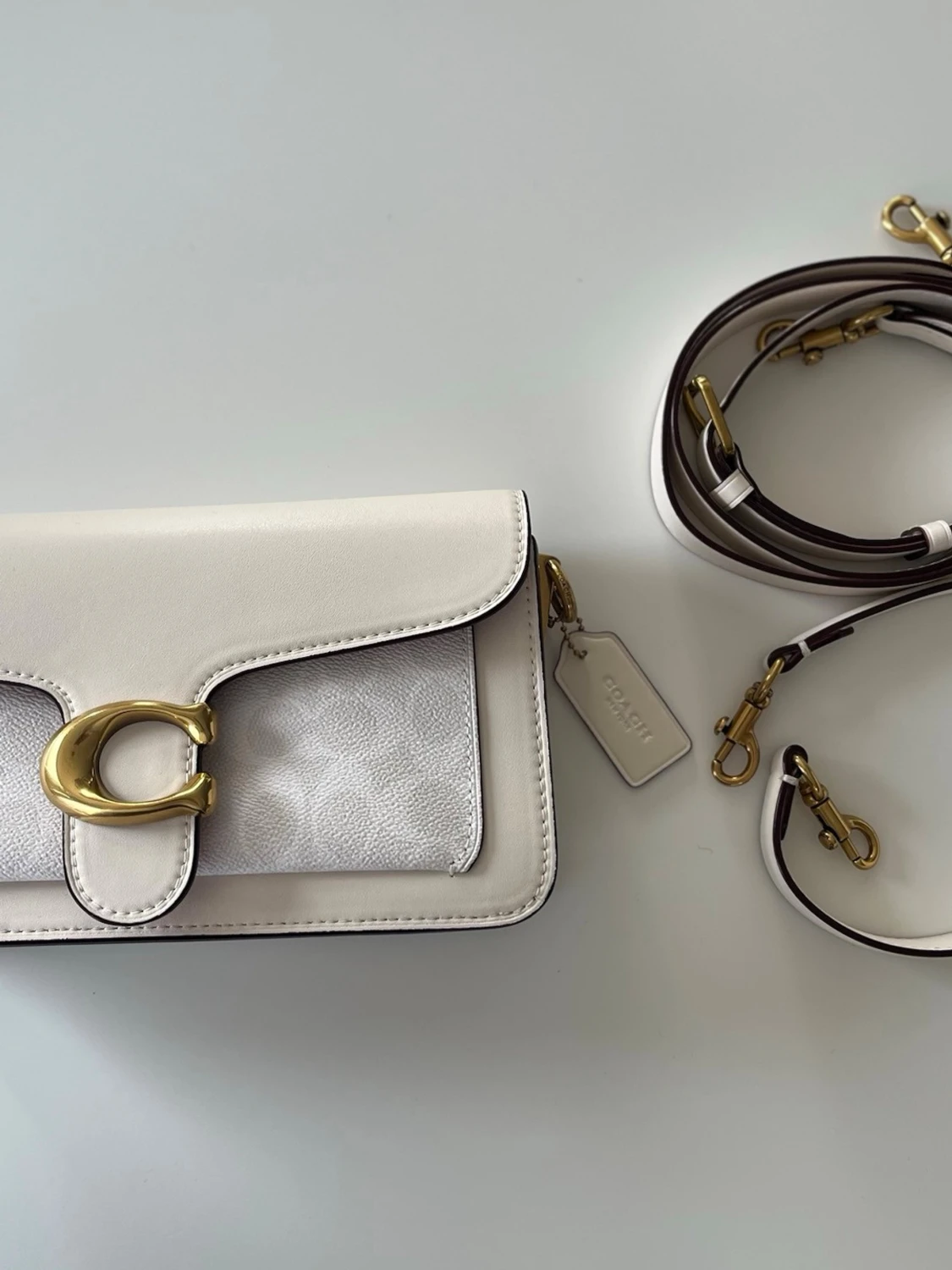 Vit axelremsväska från Coach - 1