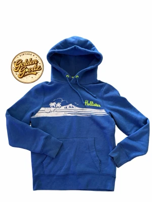 Hollister hoodie  - Riktigt fet hoodie till sommaren ifrån hollister, storlek M men sitter mer åt S hållet 💫