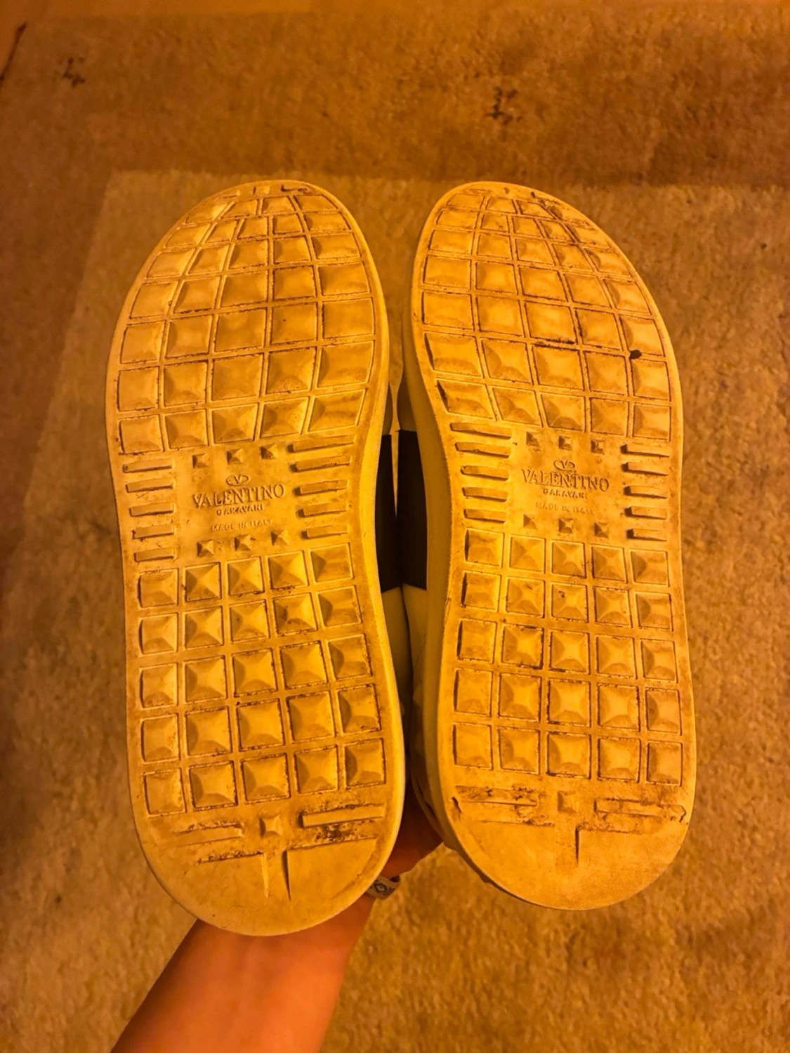 Vita sneakers med svart detalj - 4