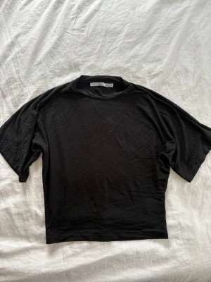 Svart topp - Jätte snygg svart tröja från lager 157 med tajt midja❤️använd 3 gånger 