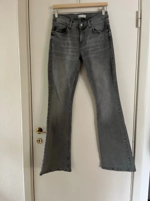Jeans Gina tricot  - I fint skick, endast använda en gång❤️priset går att diskuteras