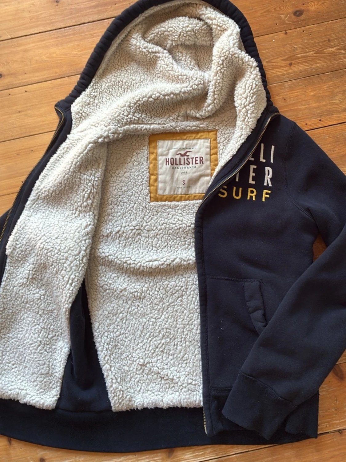 Svart Hollister hoodie med teddyfoder - 2
