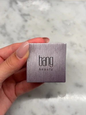 Guldig ögonskugga från Bang Beauty - Krämig ögonskugga i en snygg guldig nyans från Bang Beauty 🩷
