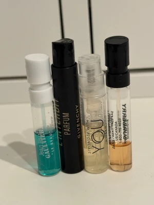 Parfym - 4 st parfymer: Stronger With You (Armani), Burberry Goddess, Le Beau (Jean Paul Gaultier), L’interdit (Givenchy) 
