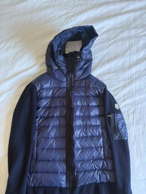 Moncler cardigan  - Storlek 2XL men passar L 