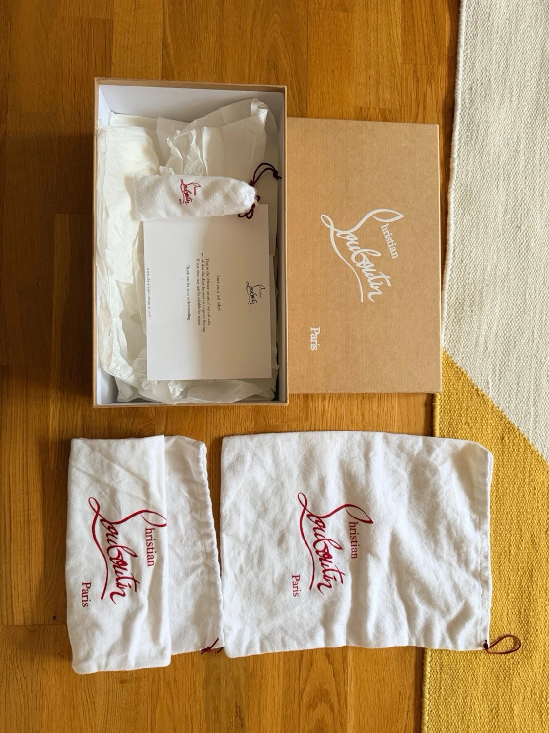 Mörkblå Louboutins - 2