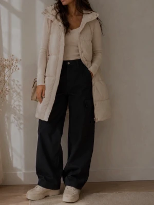 Fin lång beige väst - Inga skador eller fläckar, aldrig använd. Ny utan prislapp. Passar XS/S