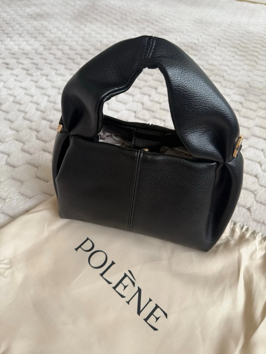 Svart handväska från Polène - 1