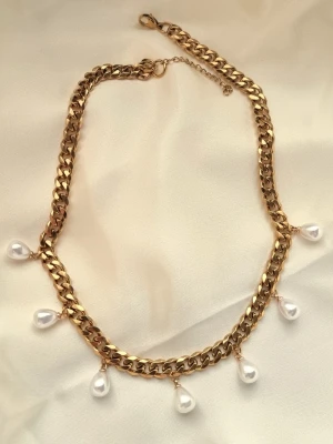Stilfullt halsband med pärlor  - Stilfullt halsband. Kedjetjocklek-7,3mm .Nickelfri. Högkvalitativt rostfritt, 18K guldpläterat stål 316   #8