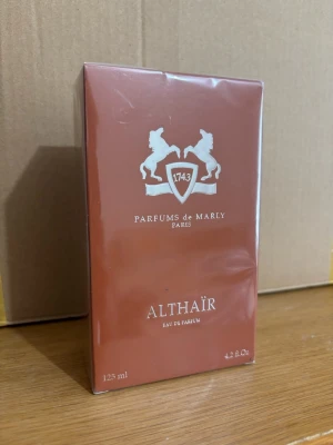 Parfums de Marly Althaïr 125ml - Säljer denna Parfums de Marly Althaïr EdP. Helt ny, skriv gärna om ni har frågor :) Försten till kvarn!