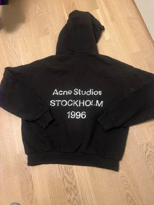 Helt ny Acne Studios hoodie - Helt ny acne studio hoodie, skriv för mer info. True to size. 0bs lnte 0rglnaI