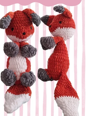 Virkad räv i mjukt garn - Supergullig handvirkad räv i tjockt, mjukt garn. Räven är orange med vita detaljer på mage, svans och nos samt grå tassar och öron. Perfekt som dekoration eller mysig present. Tillverkad i plyschliknande polyester.