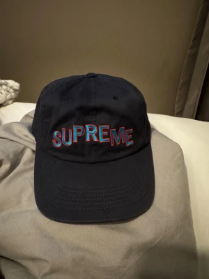 Supreme keps - Inte använt mycket öht. Köptes i New York för en massa år sen.