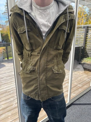 Superdry Fieldjacket - Säljer nu min superdry fieldjacka, Jackan har inga defekter slitningar:).