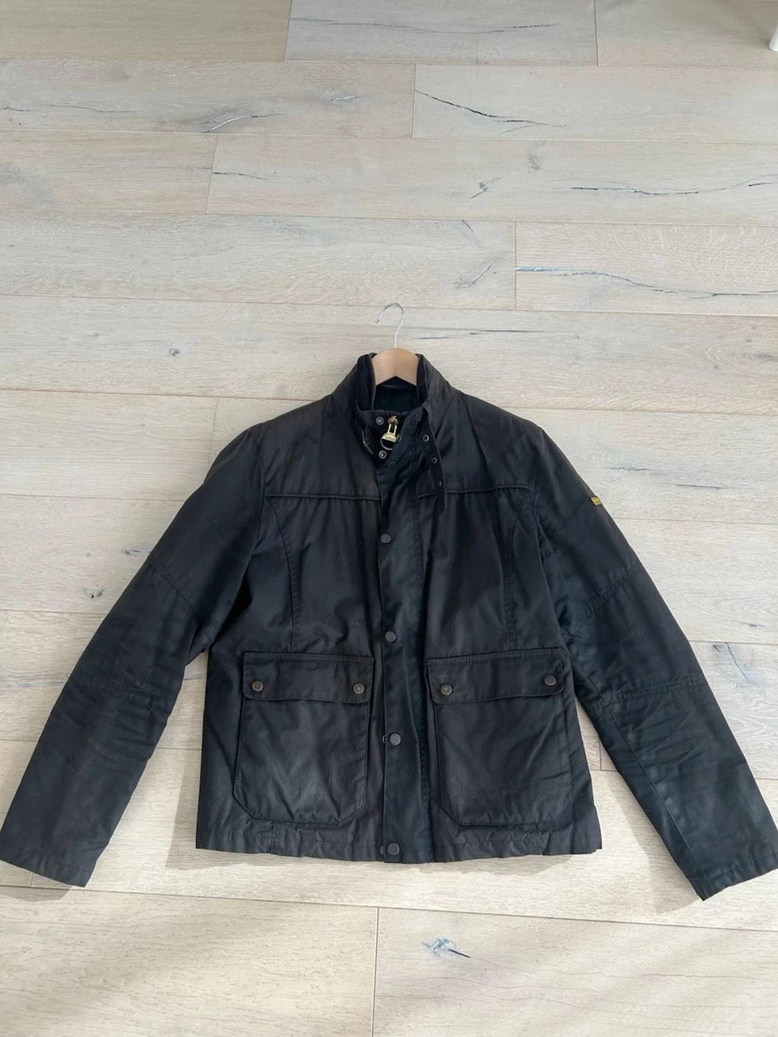 Svart jacka från Barbour International