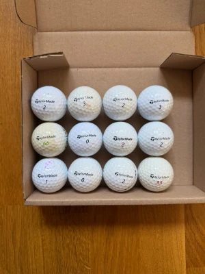 TaylorMade mix 12-pack golfbollar A/B-klass - TaylorMade mix 12-pack golfbollar A/B-klass