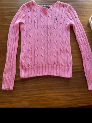 Rosa tröja från Polo Ralph Lauren🥰 - Super fin tröja från Ralph lauren, passar perfekt till vardag och kväll. En stor favorit och en super vacker tröja!☺️❣️