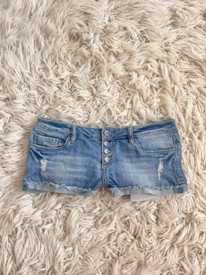 Superlågmidjade jeanshorts  - Så fina! Midja ca 38+ stretch 