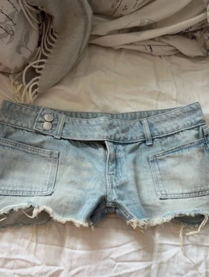 jeans shorts ginatricot 14+ - aldrig använda endast prövad! buda på❤️low waist