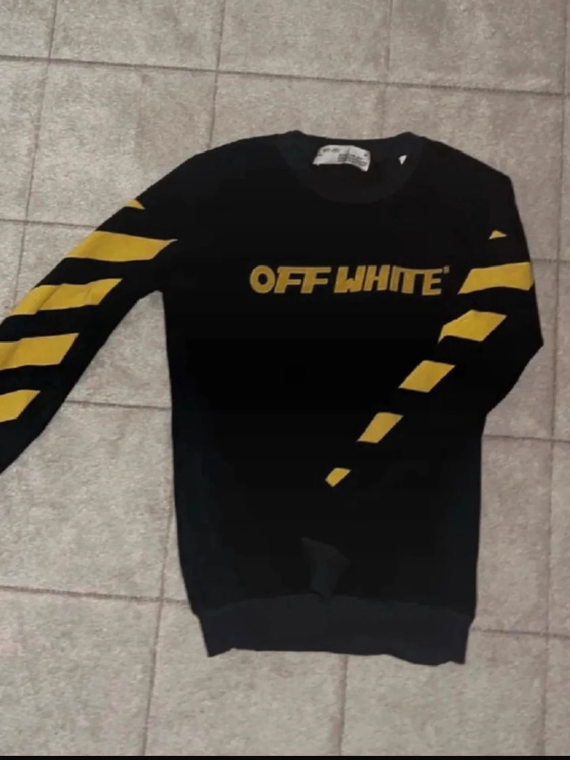 Svart Off-White tröja med gula detaljer