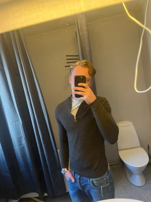 Mörkgrön Morris halvzip i merinoull  - Inga problem alls förutom att den sitter som en xs 