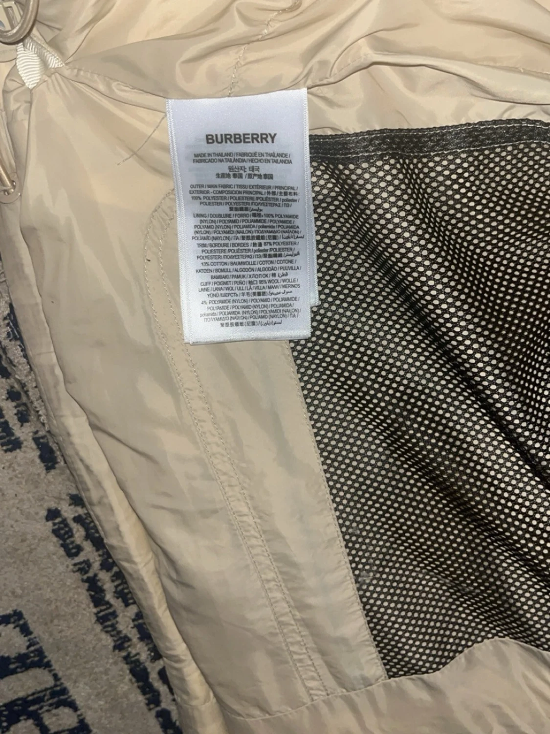 Beige pufferjacka från Burberry - 4