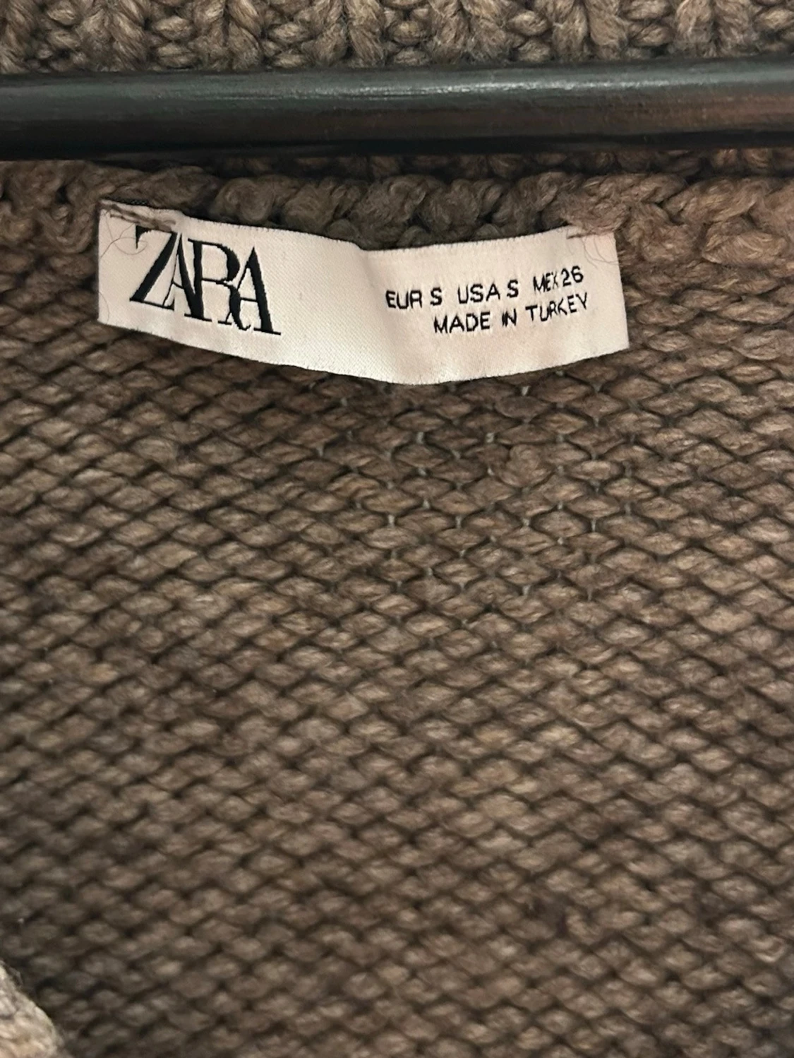 Stickad brun kofta från Zara - 2