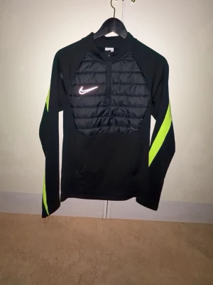 Nike tröja - Använd 2 gånger 