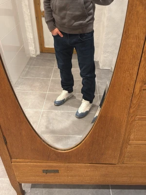 Replay jeans  - Ett par snygga byxor från Replay i storlek W34 L32 i modellen Anbbas 