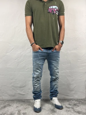 Replay jeans  - Ett par riktigt snygga jeans från Replay i storlek W28 L32 i modellen Anbbas 