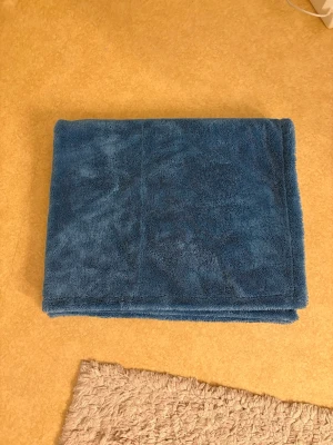 Tershine big handduk - Använd en gång. Är tvättad med tershine tvättmedel för mikrofiber. Ser ut precis helt som ny. 75x90cm
