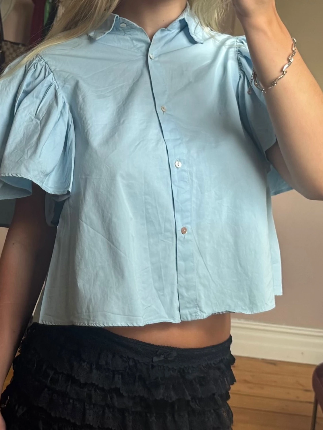 Ljusblå blus med puffärm - 2