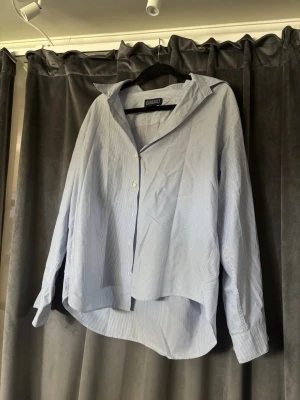 Randig oversized skjorta  - Aldrig använd 