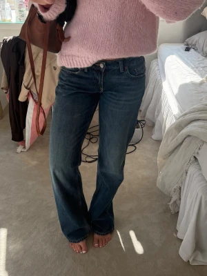 Zara jeans  - Säljer dessa slutsålda baggy Zara jeans❤️