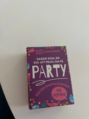 Samtalskort Party från Roligare Samtal - Samtalsämnen på festen ✨
