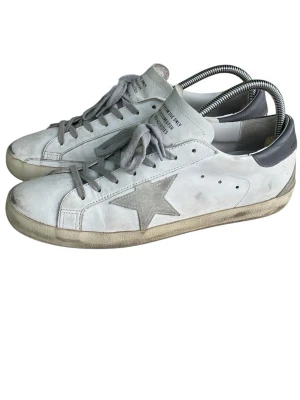 Golden goose superstar - Golden goose superstar. Skick: 9/10. Lite heeldrag. Box ingår.