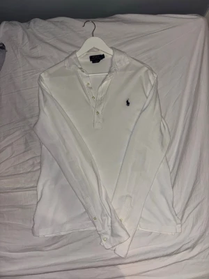 Ralph lauren skjorta - En Piké/skjorta från Polo Ralph Lauren. Inga skador, storlek S. 