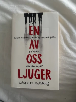 En av oss ljuger av Karen M. McManus - En av oss ljuger av Karen M. McManus