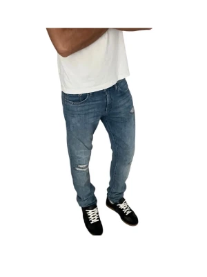 Ralph lauren jeans - Säljer ett par feta polo ralph lauren jeans i storlek 30/32. De har en rak/slim passform. Mycket bra skick förutom en liten fläck längst ner på benet.( syns i sista bilden). Mått: midja 43 cm. Längd:102 cm. Benöppning: 17 cm. Hör av er om ni har frågor!