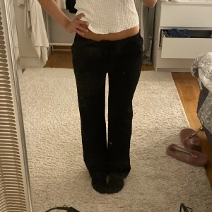 Lågmidjade kostymbyxor - Lågmidjade kostymbyxor som aldrig kommit till användning🫶🫶 så sjukt snygga