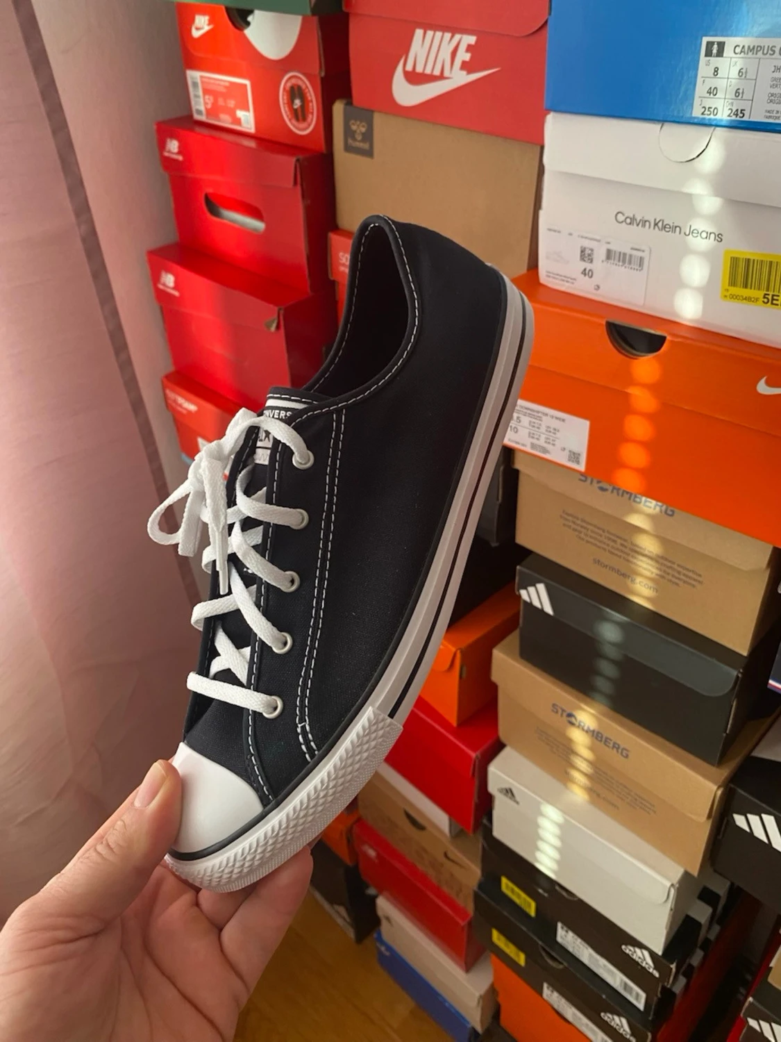 Svarta låga Converse sneakers