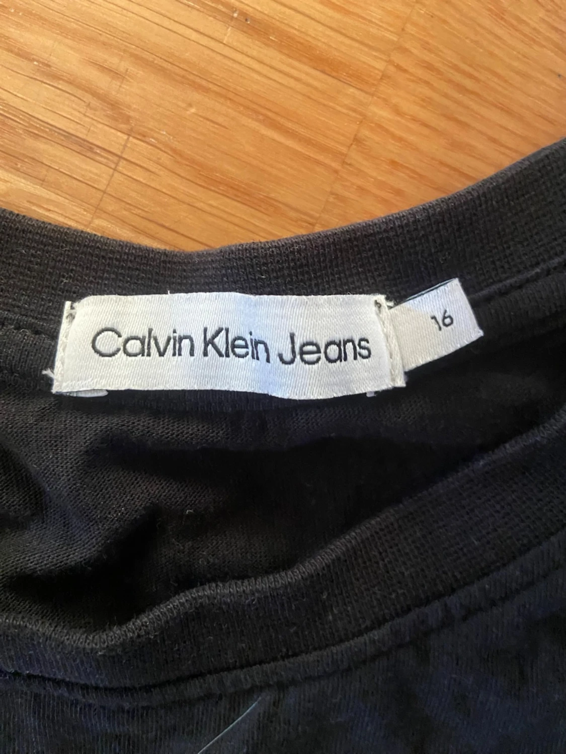 Svart Calvin Klein t-shirt med tryck - 2