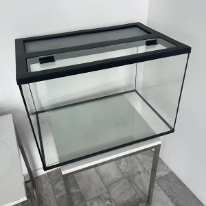 Bur - Hej säljer denna bur som är i bra skick. Används till husdjur som exempel hamstrar, kaniner och andra djur. Hör av dig för fler frågor. OBS! Endast upphämtning i Norrköping