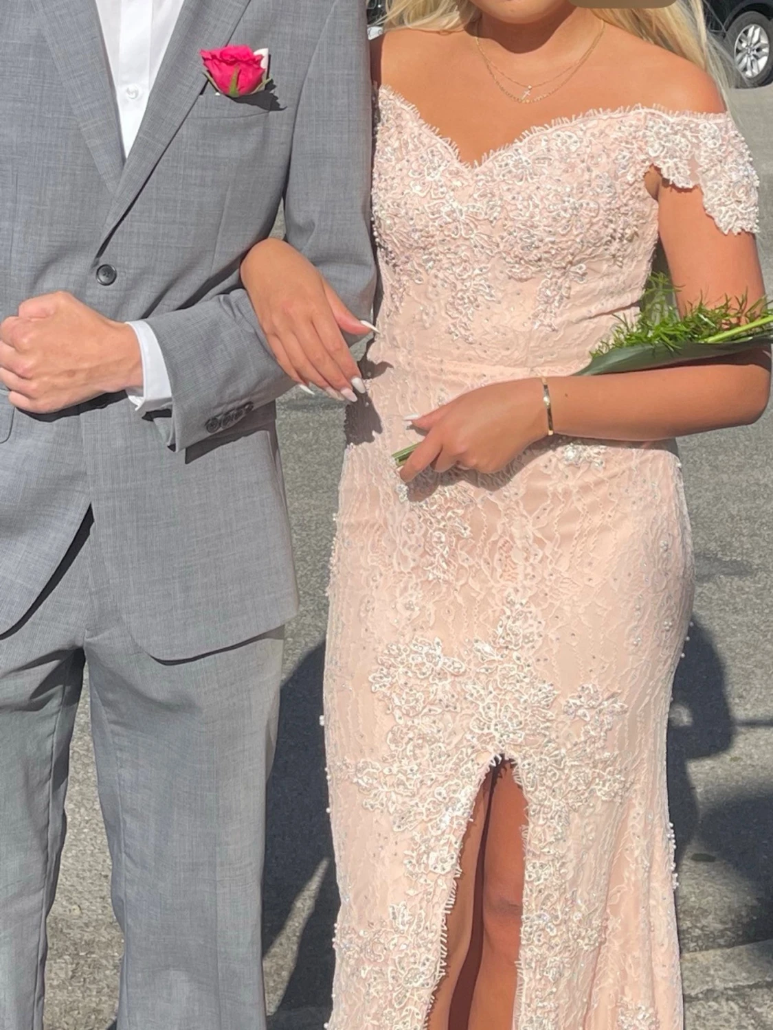 Balklänning i puderrosa/spets – slits framtill – Xs-M