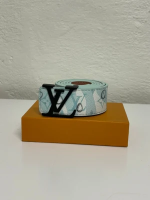 Lv Bälte - Helt nytt aldrig använd. Storlek 110. Snabb frakt. Endast bälte.