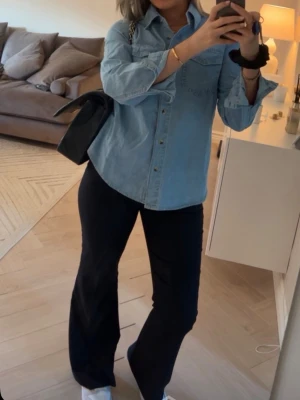 Kostymbyxor M  - Använda ett fåtal gånger bara. 