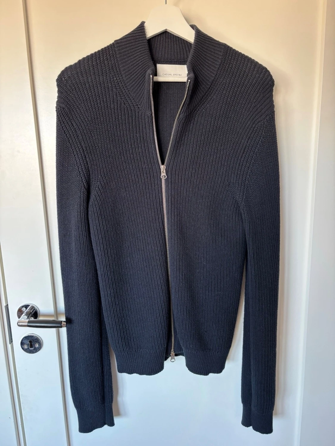 Mörkgrå stickad ziptröja från Casual Friday