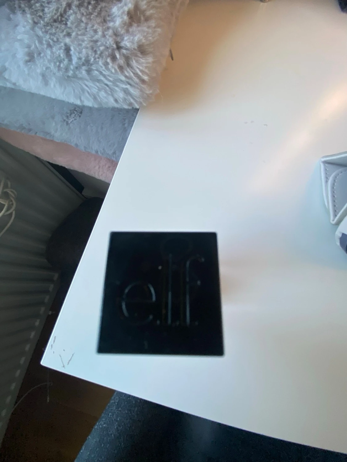 Rött läppglans från e.l.f. - 3